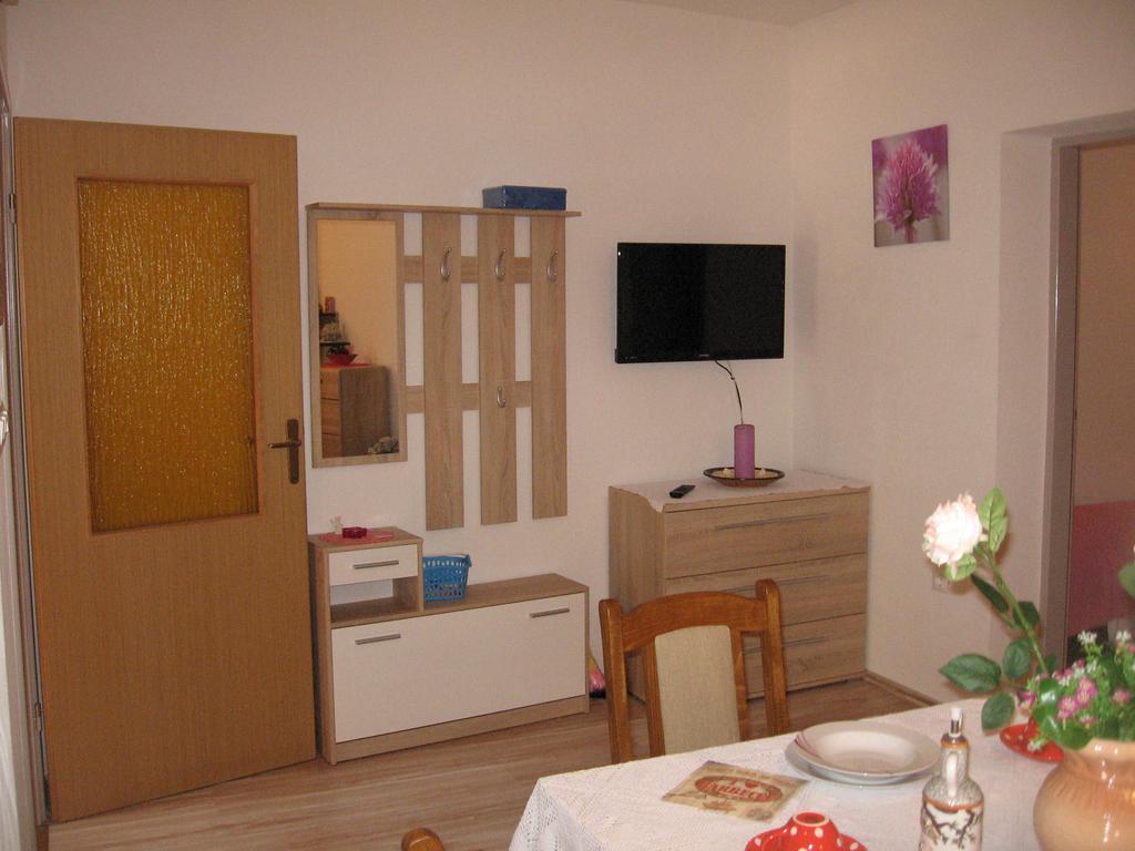 Apartments Alen Pazin Bagian luar foto